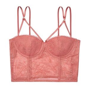 🔥VICTORIA SECRET VERY SEXY
Lightly-Lined Bustier color Withered Rose.Never worn